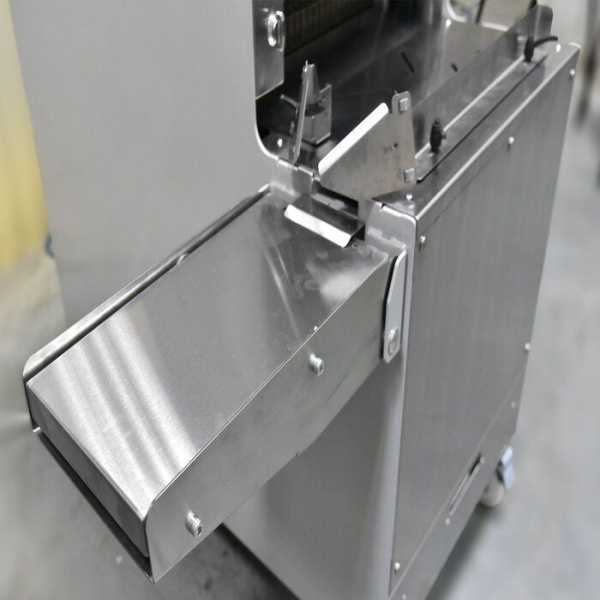 Хлеборезка (хлеборезательная машина) «Кайман 3»