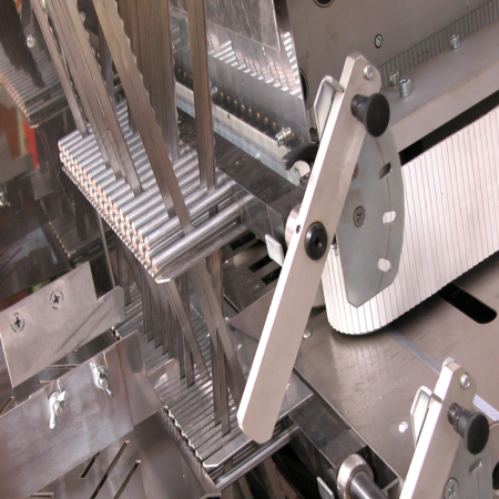 Хлеборезка (хлеборезательная машина) «Кайман» 2М